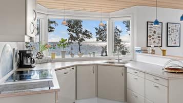 Réfrigérateur, micro-ondes, lave-vaisselle