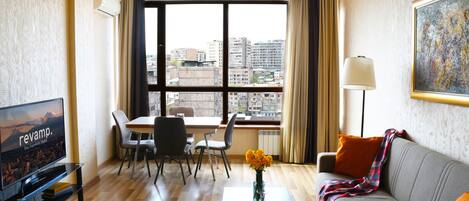 Signature Condo | Living room