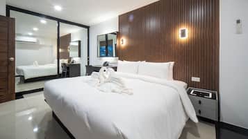 2 Bedroom Suite | Laptop workspace, free WiFi, bed sheets