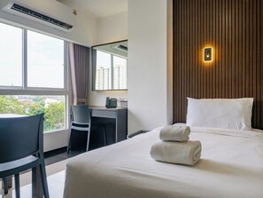 Studio Twin | Laptop workspace, free WiFi, bed sheets - Samutprakarn Hotel (Samut Prakan)