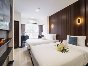 Studio Twin | 筆電工作空間、免費無線上網、床單