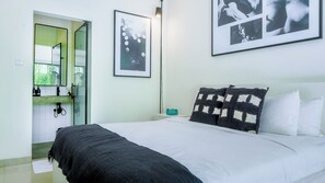3 bedrooms, in-room safe, desk, iron/ironing board
