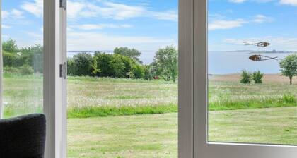 "Krum" - 300m from the sea by Interhome