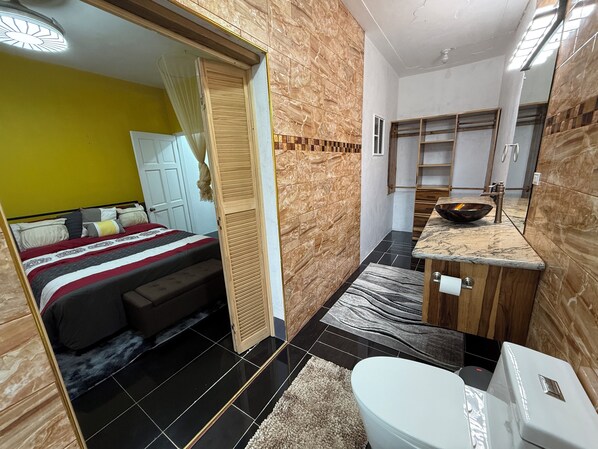 2 bedrooms, free WiFi, bed sheets - Modern Chateau (Portland)