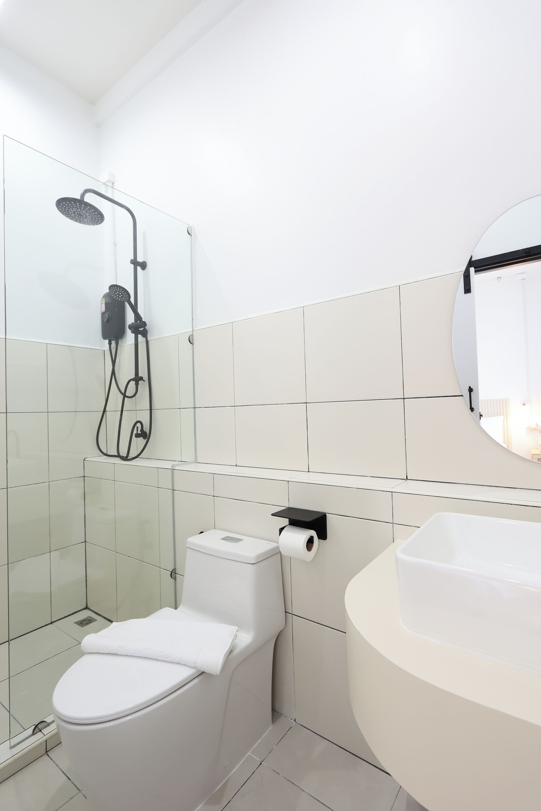 Standard Room, Non Smoking, Private Bathroom | Bathroom | Shower, hair dryer, towels, soap