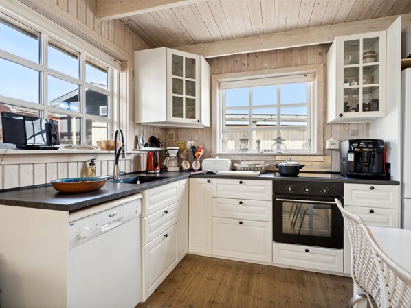 Fridge, microwave, dishwasher, cookware/dishes/utensils