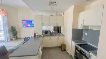 Comfort Apartment, City View | Private kitchen