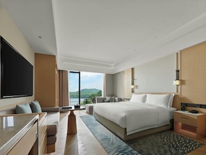 Chambre Deluxe double, vue sur le lac | Vue de la chambre