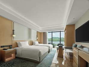 Chambre luxueuse avec lits jumeaux, vue sur le lac | Espace de travail pour ordinateurs portables, accès au Wi-Fi (inclus)