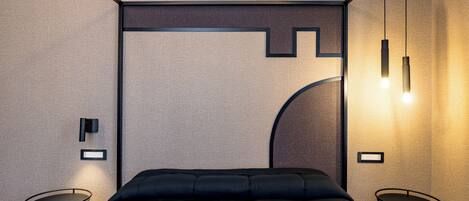 Egyptian cotton sheets, premium bedding, in-room safe, desk