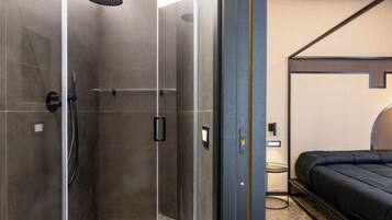 Estudi empresarial (0 Bedroom) | Bany | Dutxa, articles de tocador gratuïts, assecador de cabells i bidet