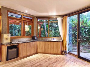 Luxury Villa | Private kitchenette