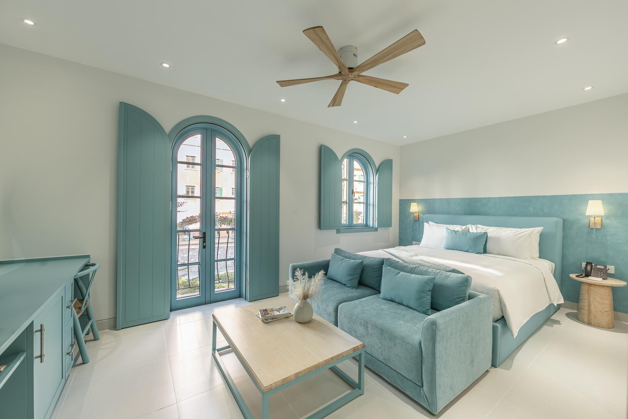 Quarto casal luxo | Escrivaninha, Wi-Fi de cortesia