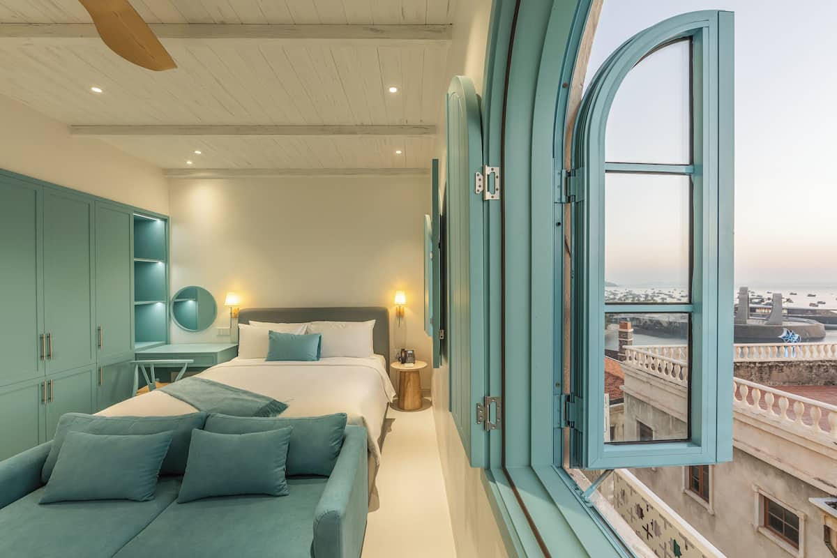 Executive Double Room, Sea View | Desk, free WiFi