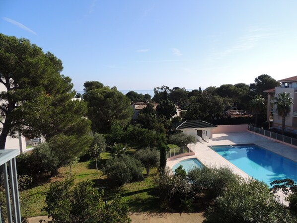 Pool - F2 IN RESIDENCE WITH SWIMMING POOL (SAINT AYGULF)