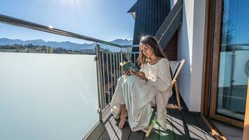 Luxury Apartment, Jetted Tub, Mountain View | Balcony