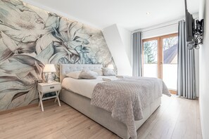 Luksusleilighet, massasjebadekar, fjellutsikt | Individuelt dekorert, individuelt innredet og strykejern/-brett