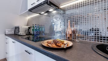 Luxury-Apartment, Whirlpool, Bergblick | Eigene Kochnische | Kühlschrank, Mikrowelle, Herdplatte, Geschirrspüler