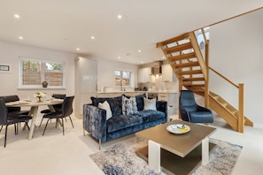 Smart TV, fireplace - Oxwich Retreat - Luxury Cottages (Swanser.)