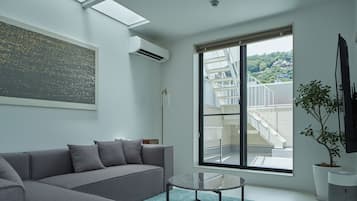 全景聯排別墅, 陽台, 渡假村景觀 | 起居區 | 45-吋智慧型電視,提供數位頻道