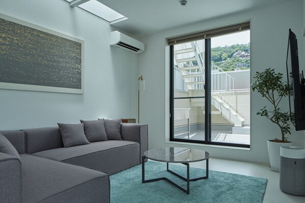 Panoramic Townhome, Balcony, Resort View | Living area