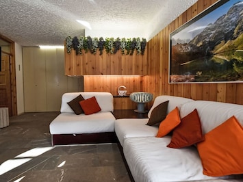 Bois, Design Intérieur, Meubles, Plafond, Sol, Sol, Canapé, PiÚce, Salon, Tache De Bois