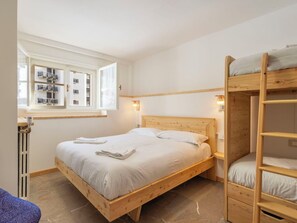 1 bedroom, travel crib, free WiFi