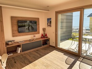 Interior - Beautiful apartment in villa for 8 people with A/C, WIFI, TV, terrace and pets allowed (Bianzone)