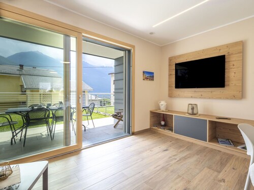 Schöne Wohnung in einem Ferienhaus mit  W-LAN, Klimaanlage, TV, Terrasse und Haustiere erlaubt