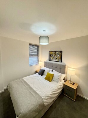 2 bedrooms, iron/ironing board, Internet, bed sheets