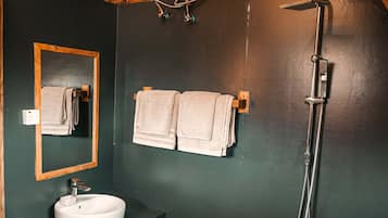 Cabin, 1 Bedroom, Smoking, Balcony | Bathroom