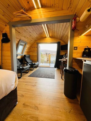 1 bedroom, WiFi, bed sheets - Plum Tree Pod in Central Fort William (Fort William)