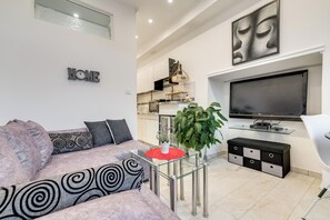 สแตนดาร์ดสตูดิโอ, 1 ห้องนอน, วิวทะเล | บริเวณนั่งเล่น