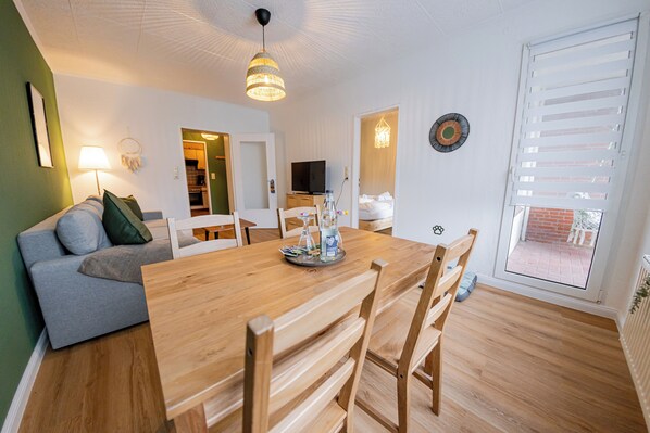 Dining - "Dünenwind" - your retreat at the Deichkieker guesthouse - pets allowed (Wangerland)