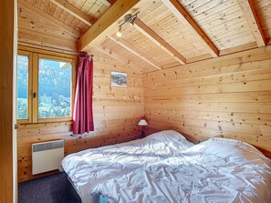 3 bedrooms, free WiFi - Cozy chalet in La Clusaz, 6 pers, 3 bdrms, Wi-Fi, pets allowed (La Clusaz)