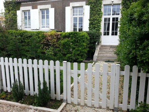 Renovated cottage with garden, pet-friendly, near Vendéen beaches