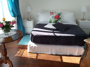 3 bedrooms, free WiFi, bed sheets - Renovated cottage with garden, pet-friendly, near Vendéen beaches (Champagné-les-Marais)