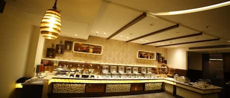 Daily buffet breakfast for a fee
