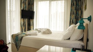 Deluxe Double Room, Pool View | Free WiFi - Anzede Konaklama Çeşme (Çesme)