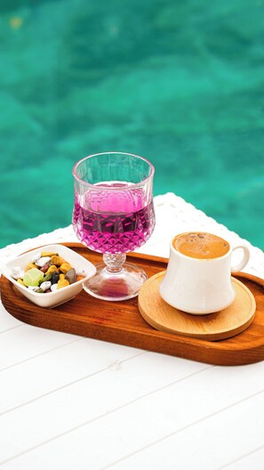 Sæsonbestemt udendørs pool