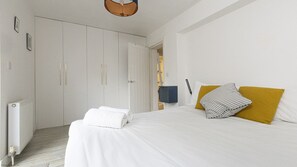 1 bedroom, desk, iron/ironing board, WiFi