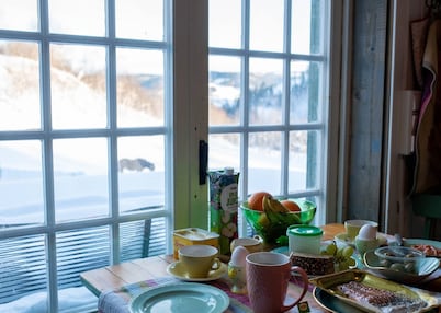 Cozy Cabin Retreat in Scenic Valley, E6 South of Trondheim