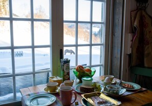 Cabin, 2 Bedrooms, Terrace, Garden View | Dining - Cozy Cabin Retreat in Scenic Valley, E6 South of Trondheim (Midtre Gauldal)