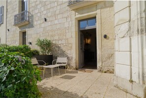 Terrace/patio - When heritage, art and well-being meet (CANDES SAINT MARTIN)