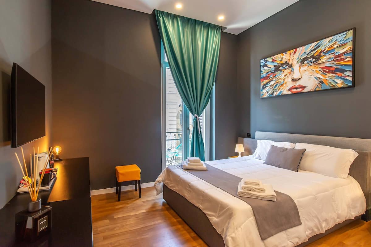 Camera matrimoniale con balcone | Minibar, individually decorated, individually furnished, desk