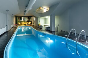 Piscine intérieure, piscine chauffée