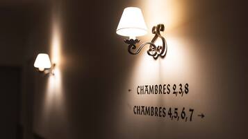 Suite, Ensuite | Lobby