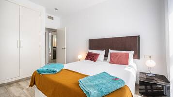 2 bedrooms, iron/ironing board, travel crib, free WiFi