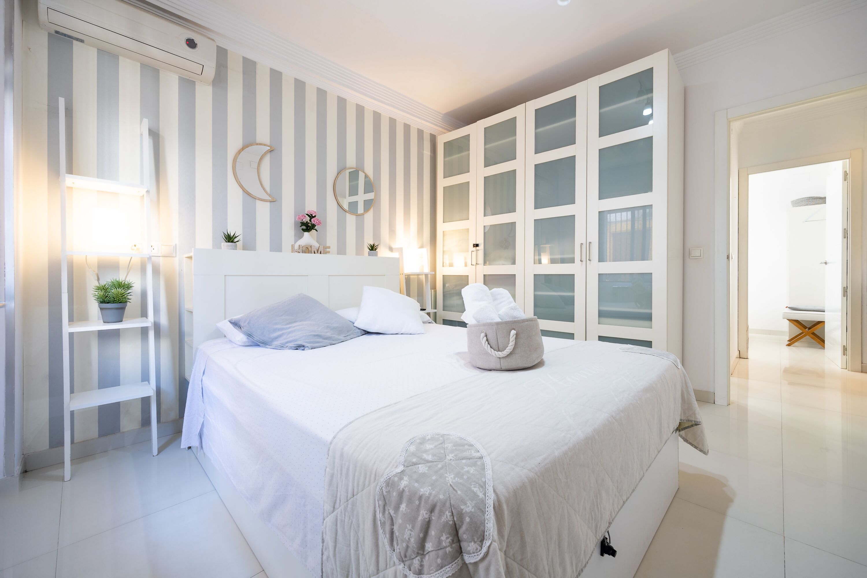 2 dormitorios, tabla de planchar con plancha, wifi gratis y ropa de cama