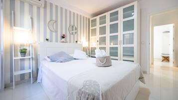 2 slaapkamers, een strijkplank/strijkijzer, gratis wifi, beddengoed